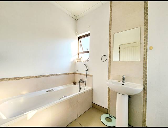 2 BEDROOM APARTMENT FOR SALE IN HONEYDEW